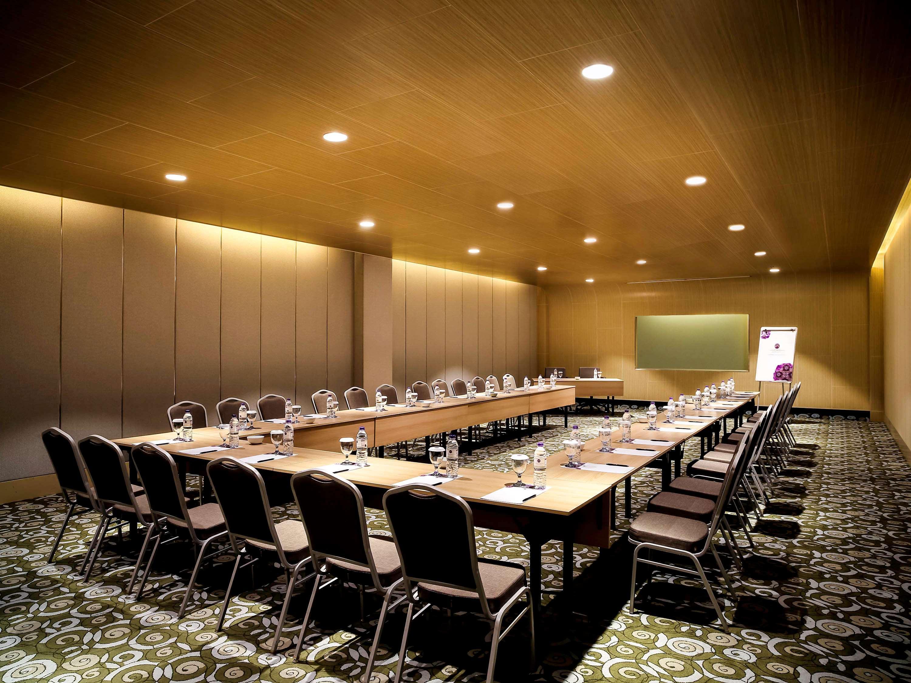 Grand Mercure Jakarta Harmoni Esterno foto
